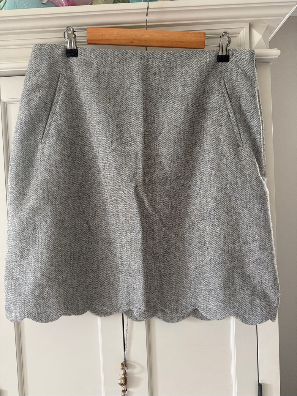 Talbots Light Gray Herringbone Scalloped Mini Skirt Size 12